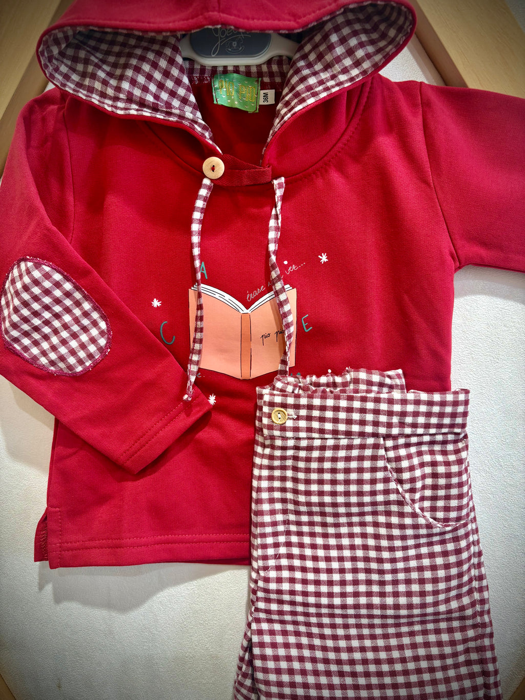 Conjunto dos piezas guinda niño