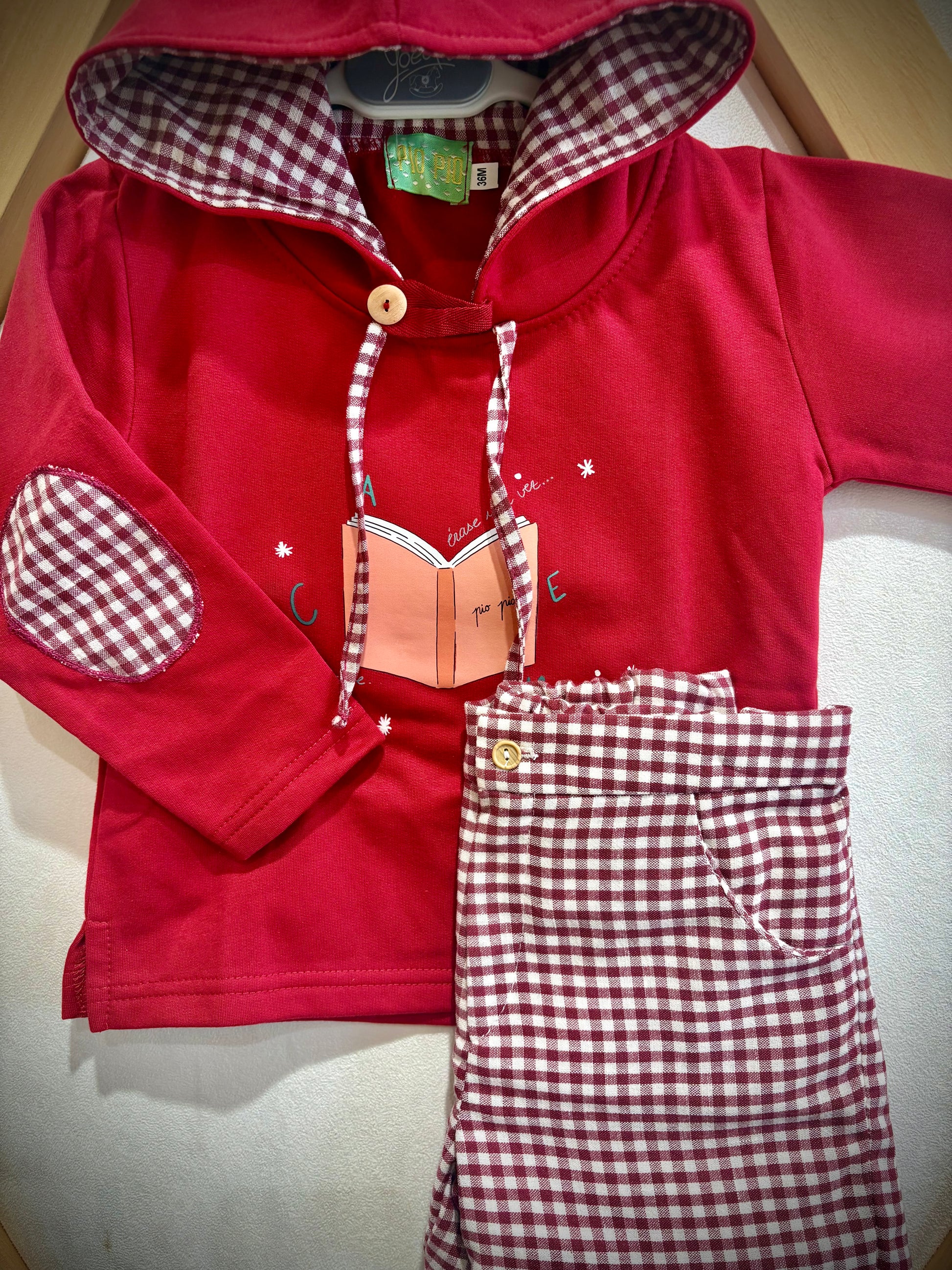 Conjunto dos piezas guinda niño