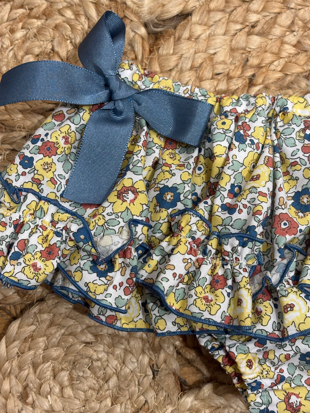 Braguita falda volante liberty