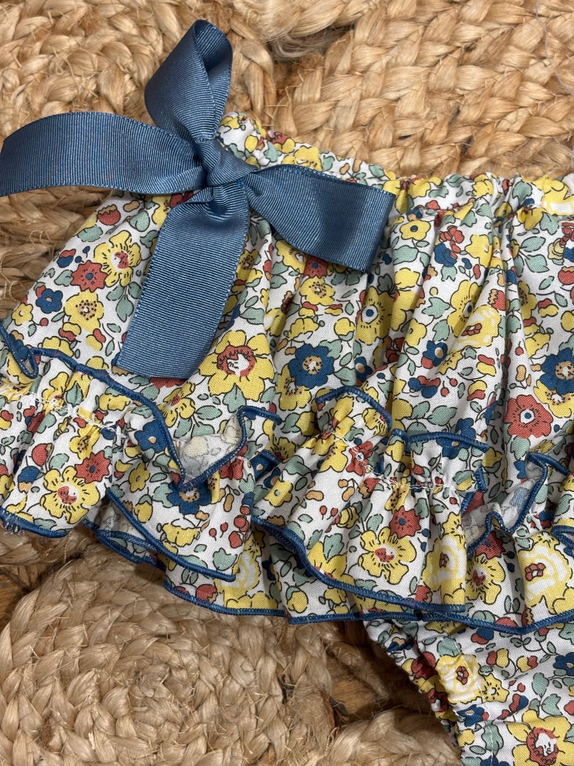 Braguita falda volante liberty