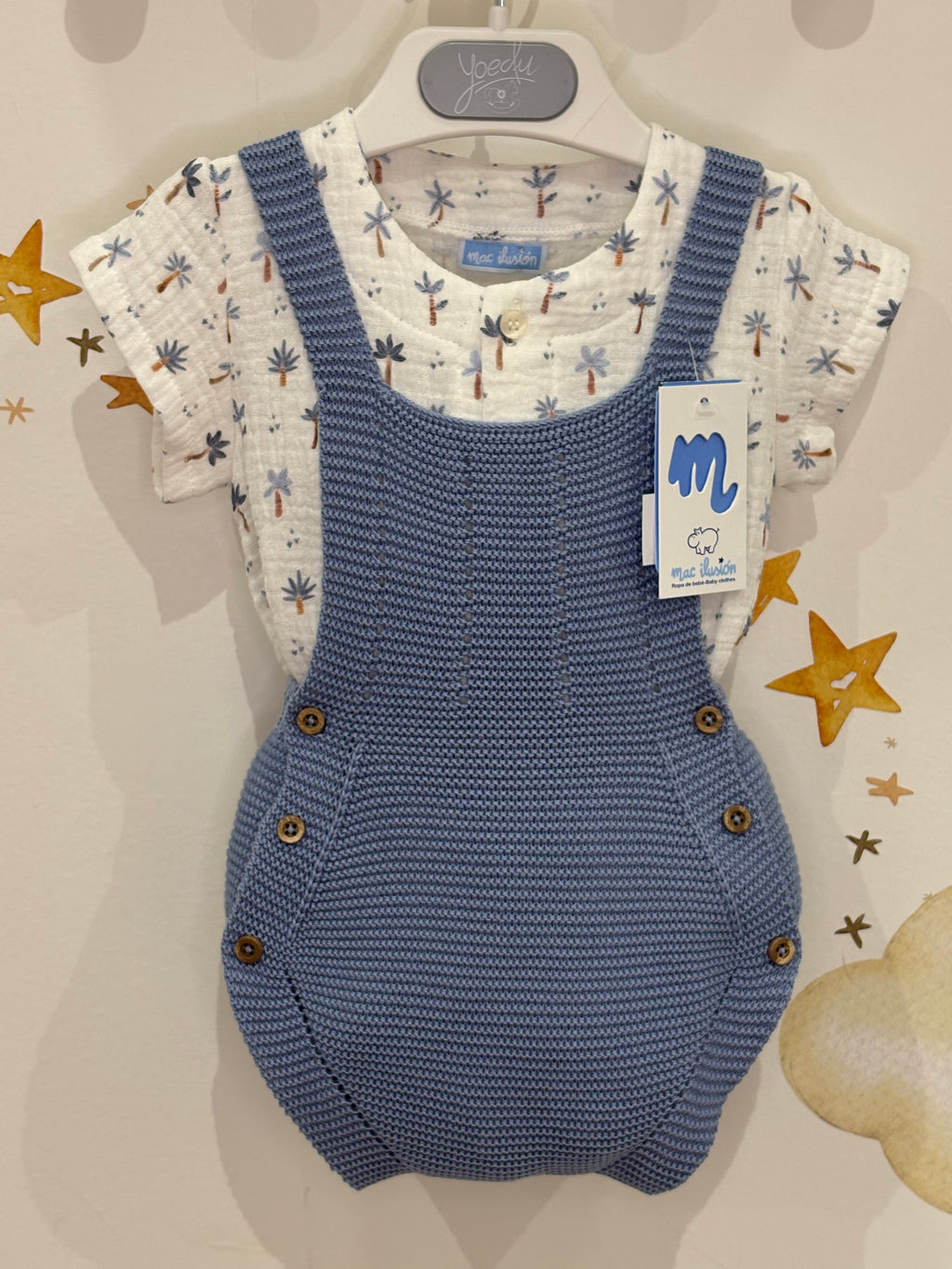 Conjunto peto de punto y camisa