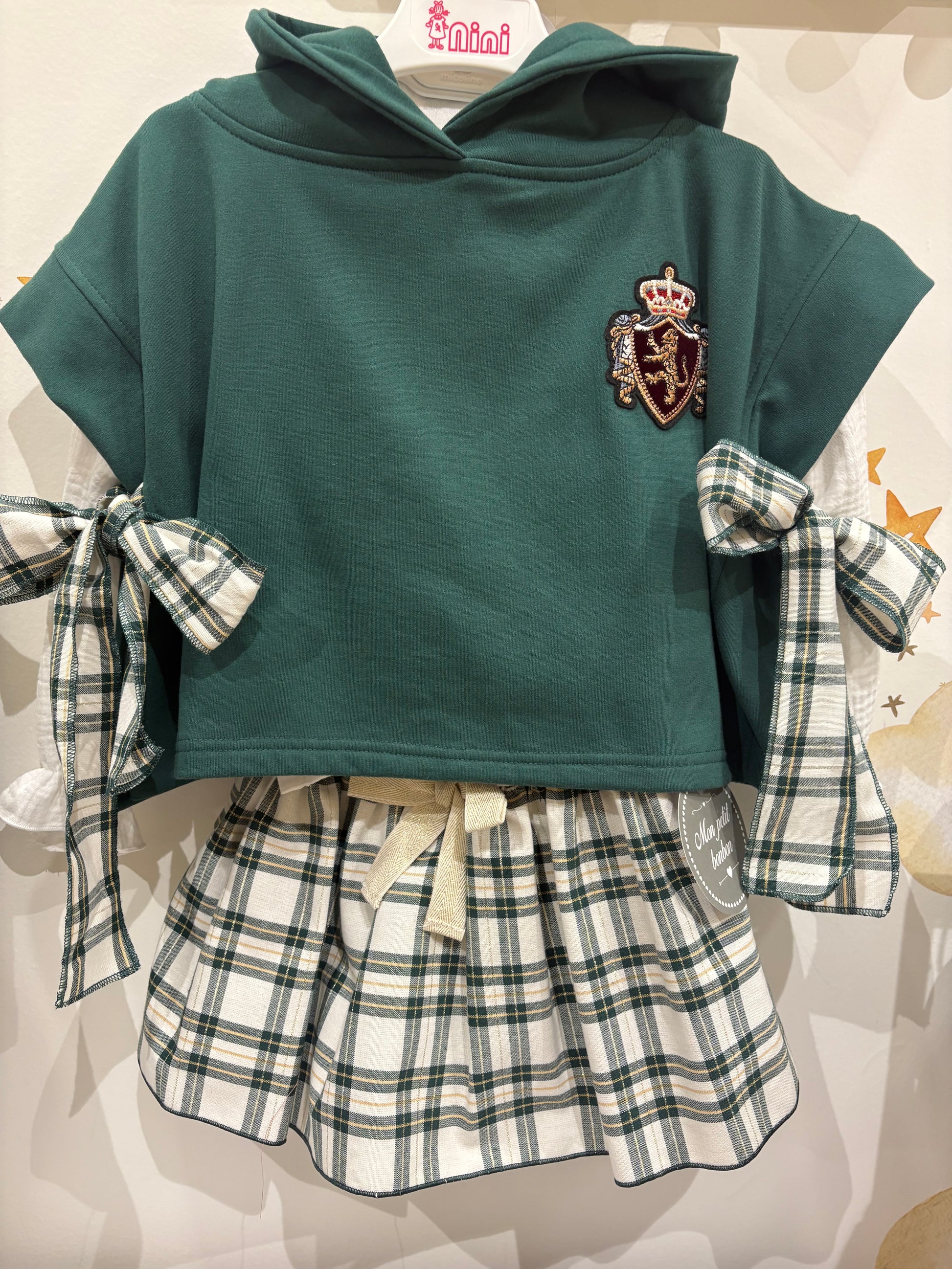 Chaleco felpa verde con lazos lurex