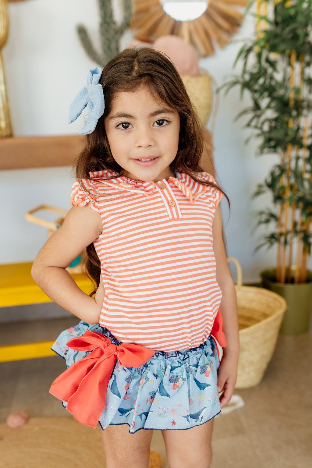CAMISETA NIÑA RAYAS CORAL
