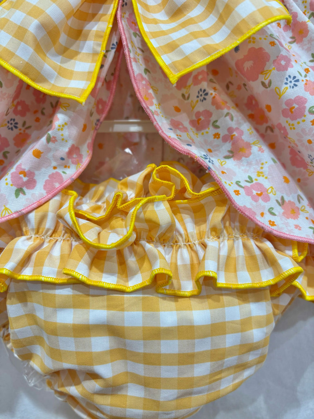 JESUSITO LIBERTY ROSA CON VICHY AMARILLO