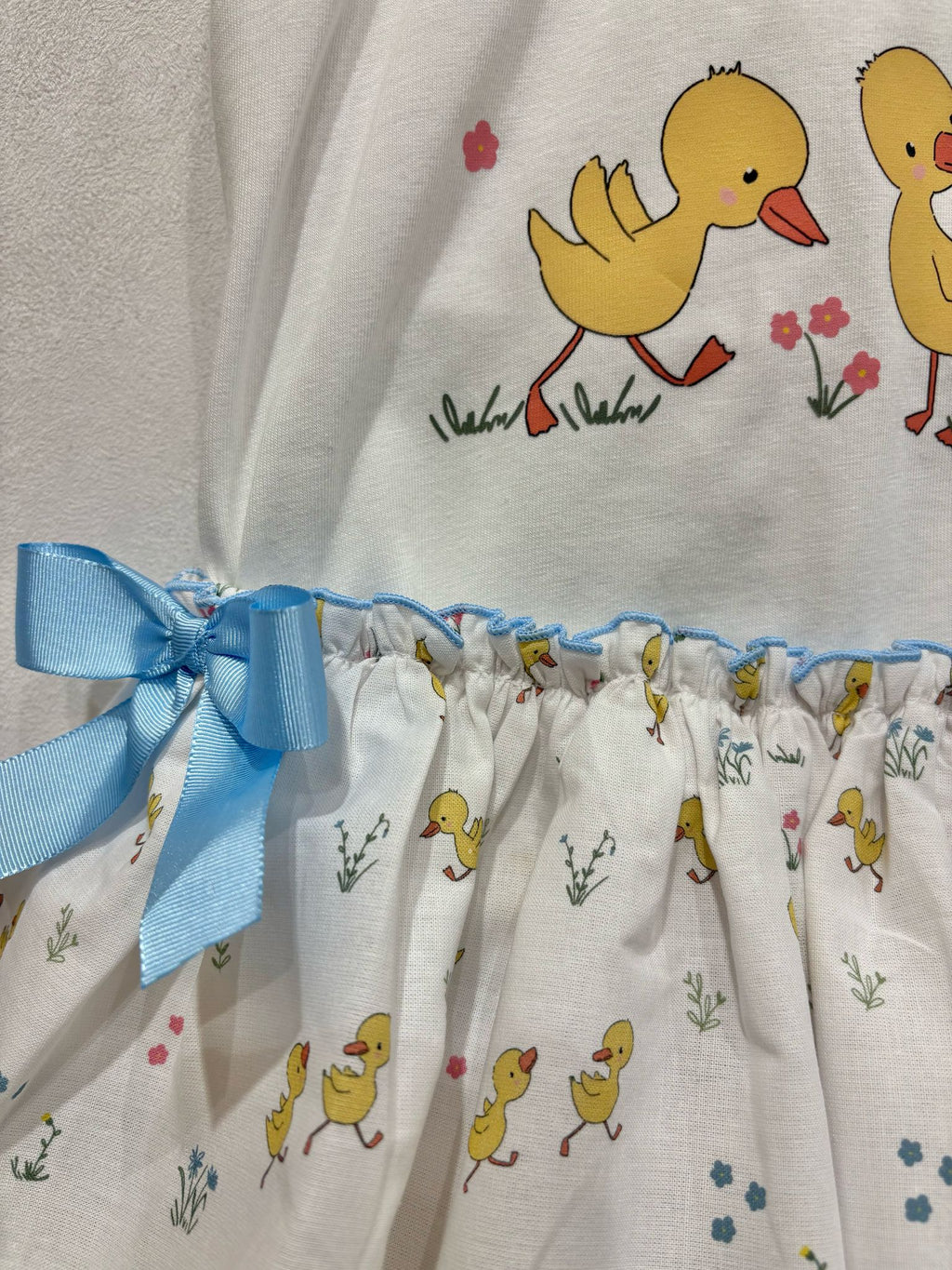 CAMISETA Y BRAGUITA PATITOS